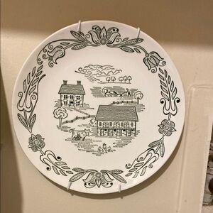 Vintage Farmhouse Decorative Plate